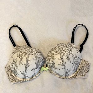 Victoria’s Secret Very Sexy Push-up Bra-Size 36C